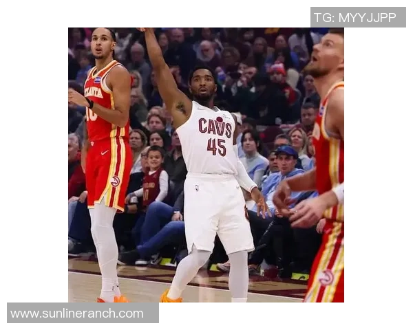 米切尔手感稳定砍下16分三分高效快攻炸扣引爆全场激情